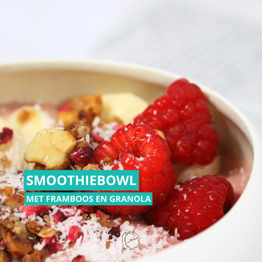 Smoothiebowl met framboos en granola