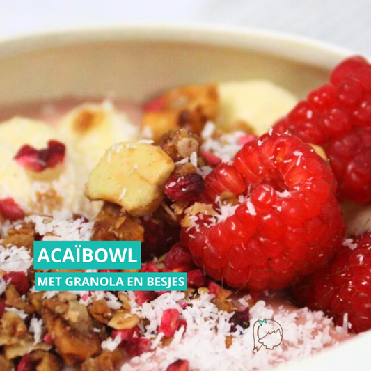 Acaïbowl met granola en besjes🫐